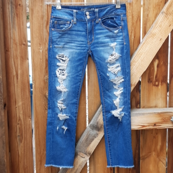 American Eagle Outfitters Denim - American eagle artist crop distressed jeans sz 4